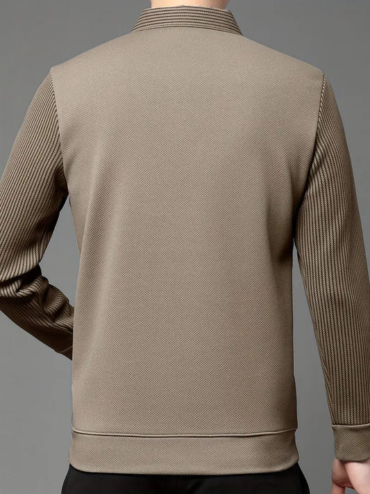 Suéter casual para hombre con diseño de camisa integrada y acabado premium, perfecto para uso diario